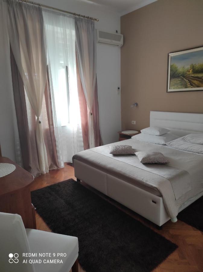 Guesthouse Vrlic Spalato Esterno foto