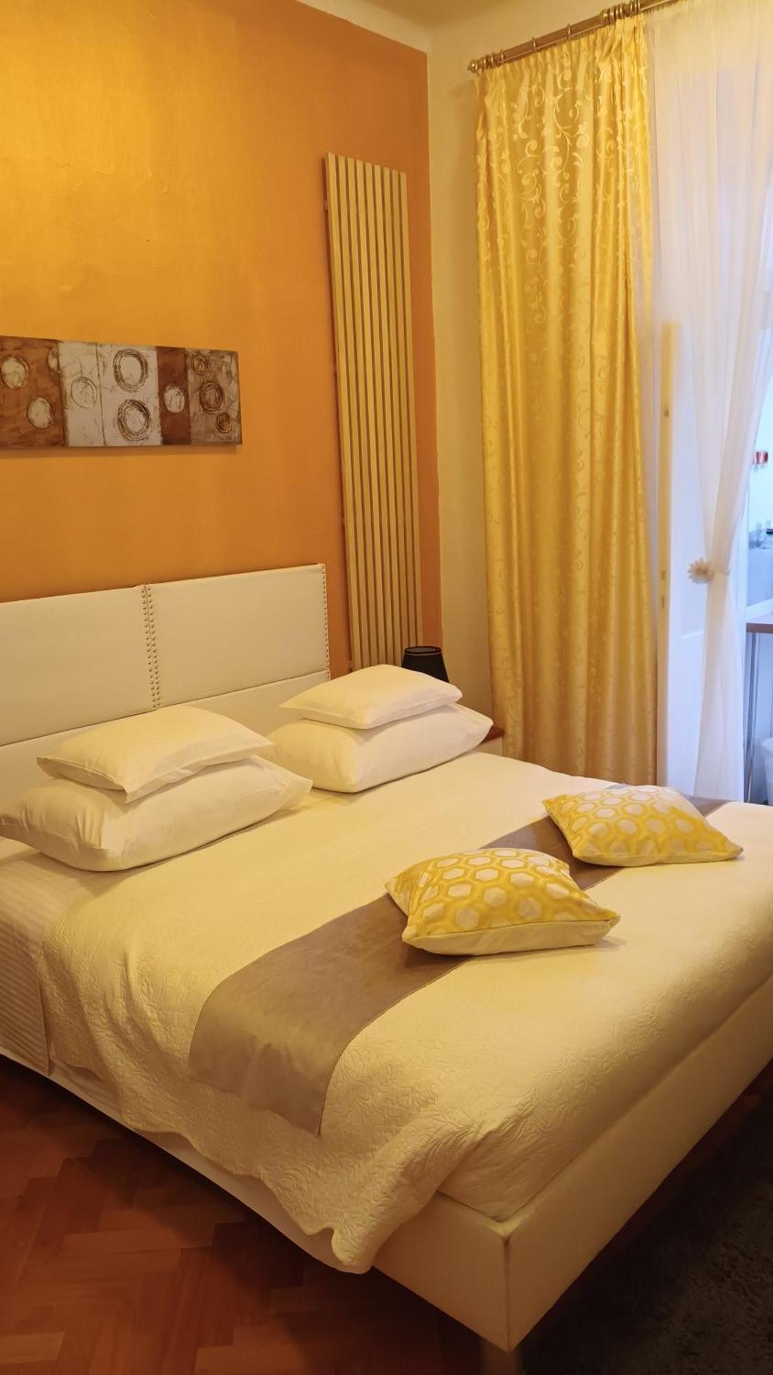 Guesthouse Vrlic Spalato Esterno foto