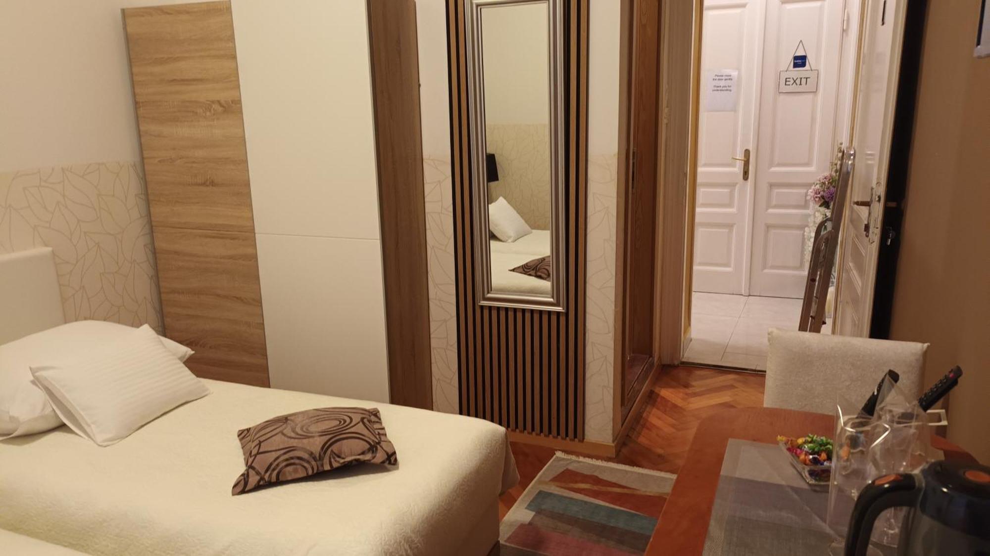 Guesthouse Vrlic Spalato Esterno foto